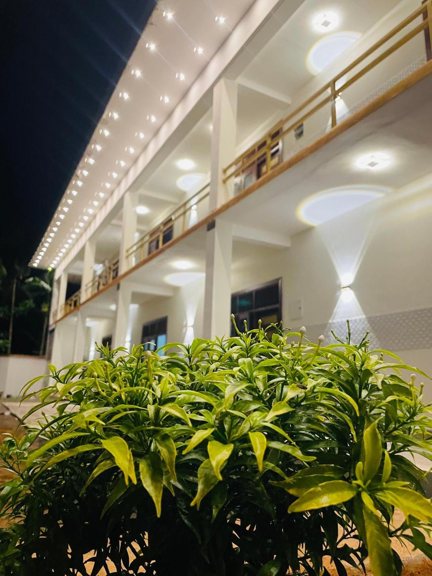 Great Victoria Palace Ratnapura Zewnętrze zdjęcie