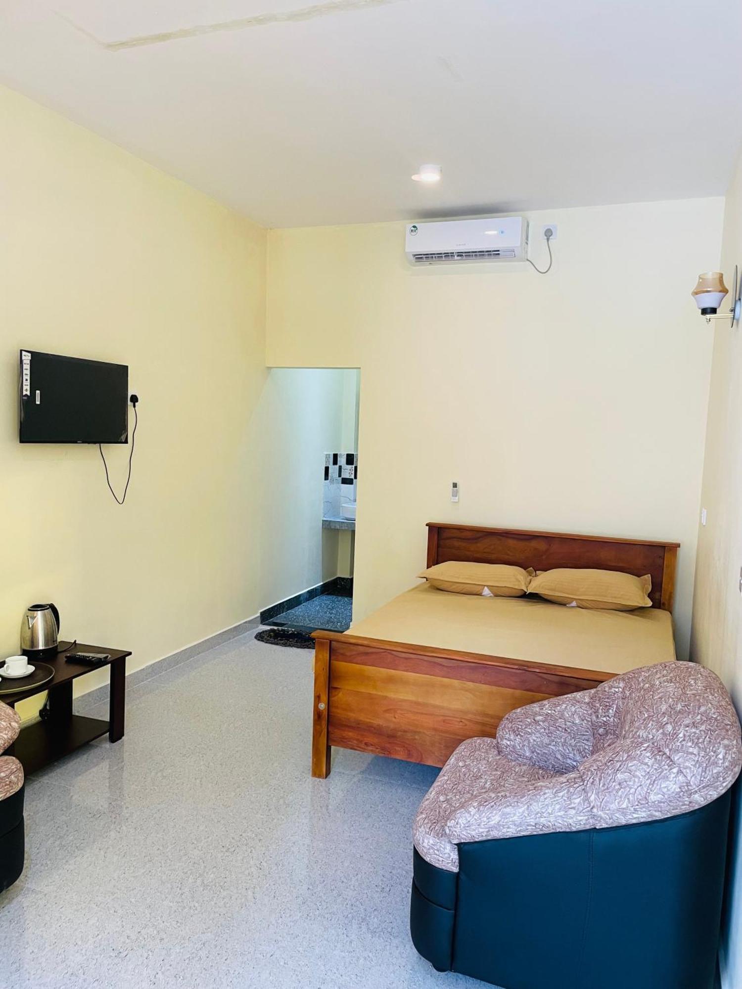 Great Victoria Palace Ratnapura Zewnętrze zdjęcie